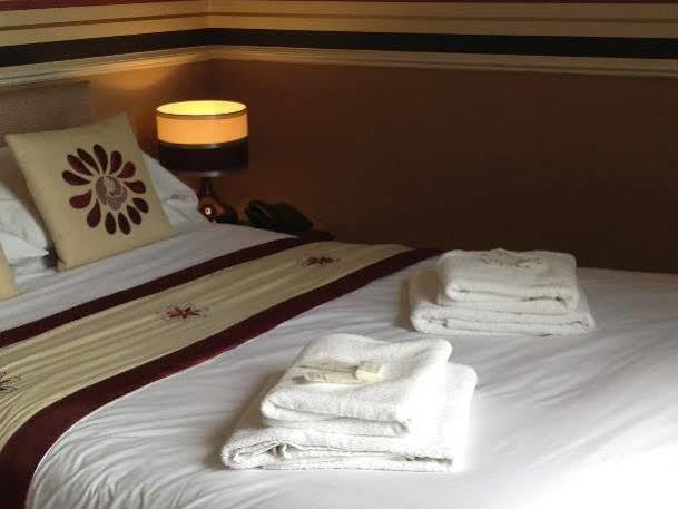 Gomersal Lodge Hotel Клекхитон Экстерьер фото