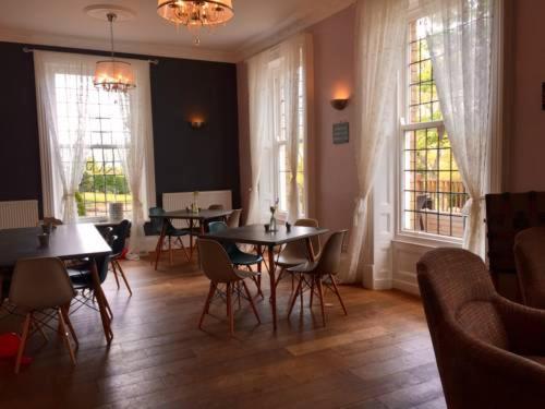 Gomersal Lodge Hotel Клекхитон Экстерьер фото